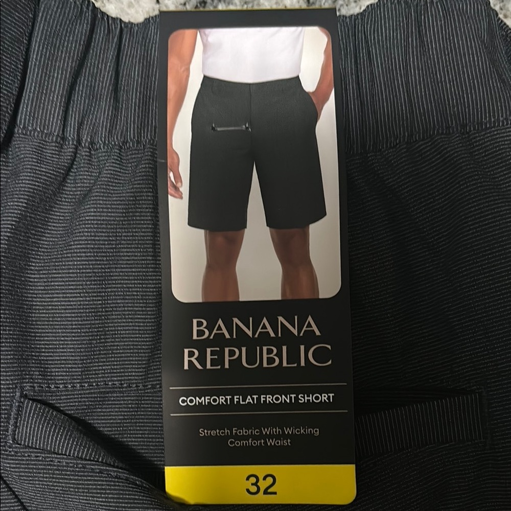 Banana Republic Men's Black Comfort Flat Front Shorts size 32 NWT BLACK